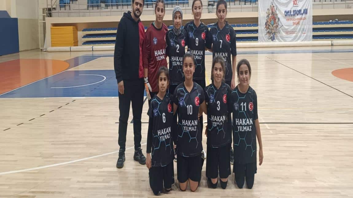 YILDIZ KIZ FUTSAL TAKIMIMIZ